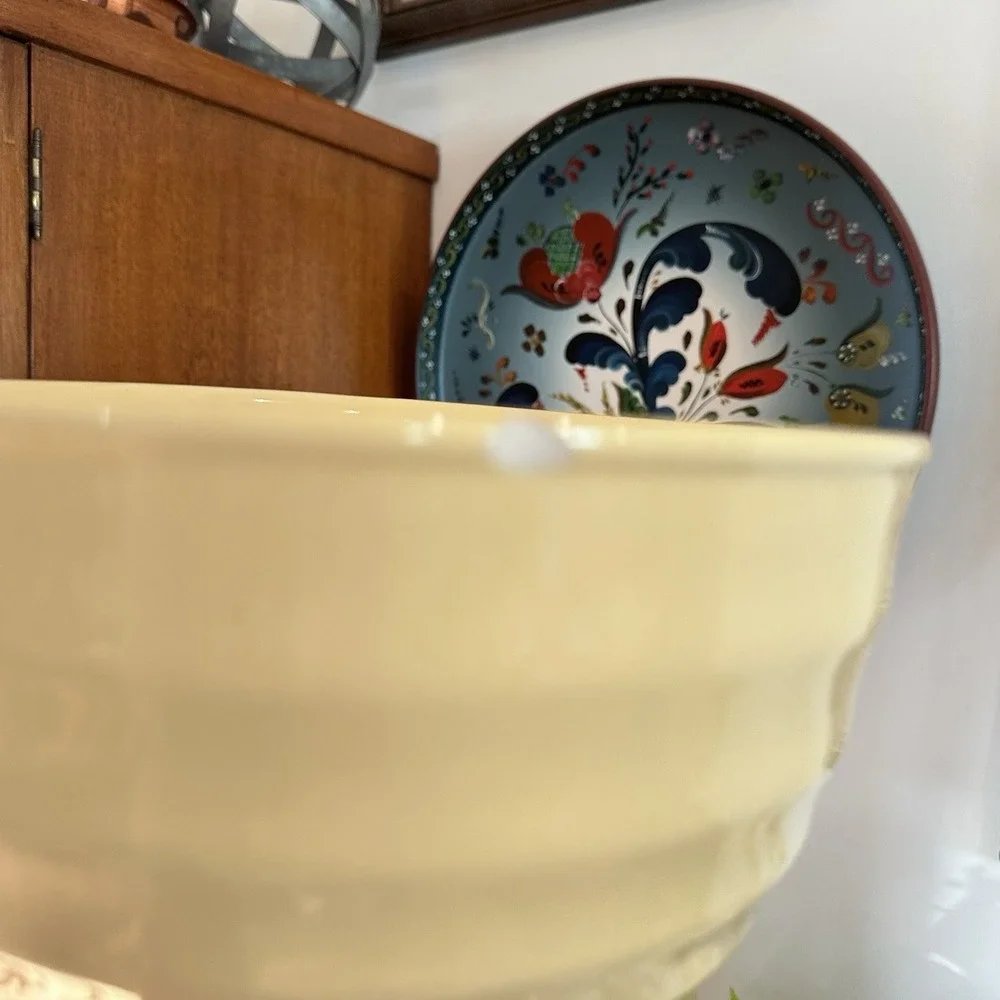 VTG At Home America Kitchen Essentials Ceramic Mustard Yellow Batter Bowl 9x5